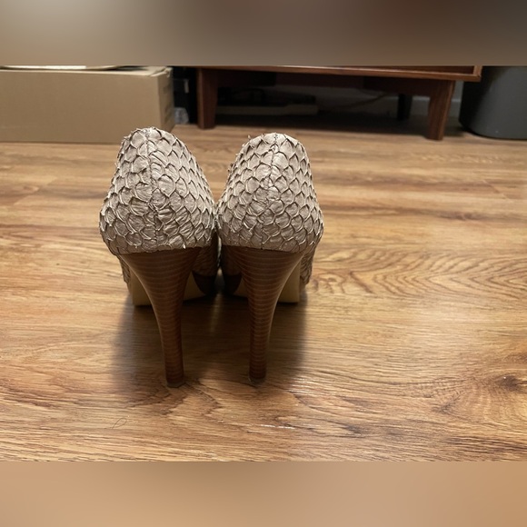 Calvin Klein Heels Size 9M - Picture 3 of 8